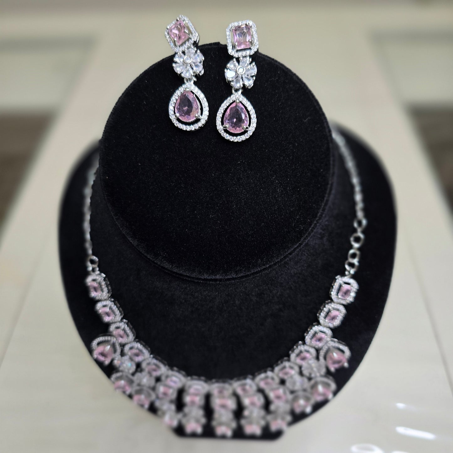 Elegant and stylish pink stone necklace set with earrings