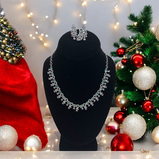 Elegant and stylish necklace set