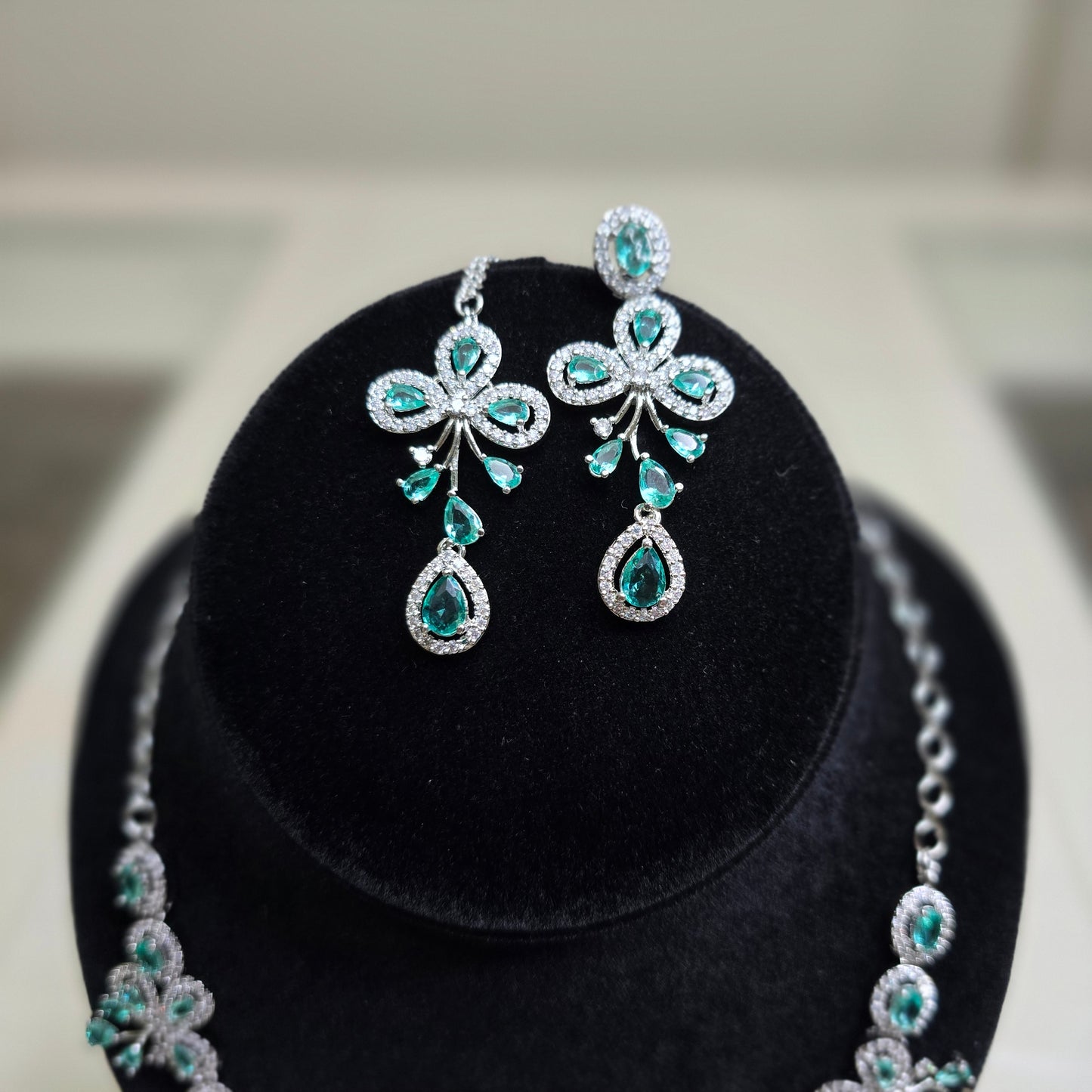 Elegant and stylish green crystal studded necklace set