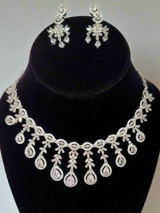 Elegant and stylish necklace with earrings