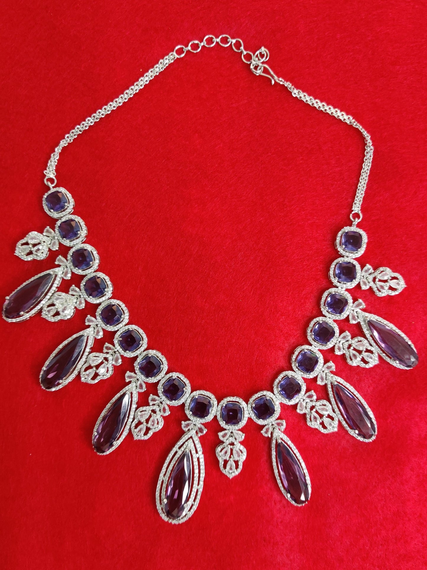 Elegant and stylish necklace with earrings