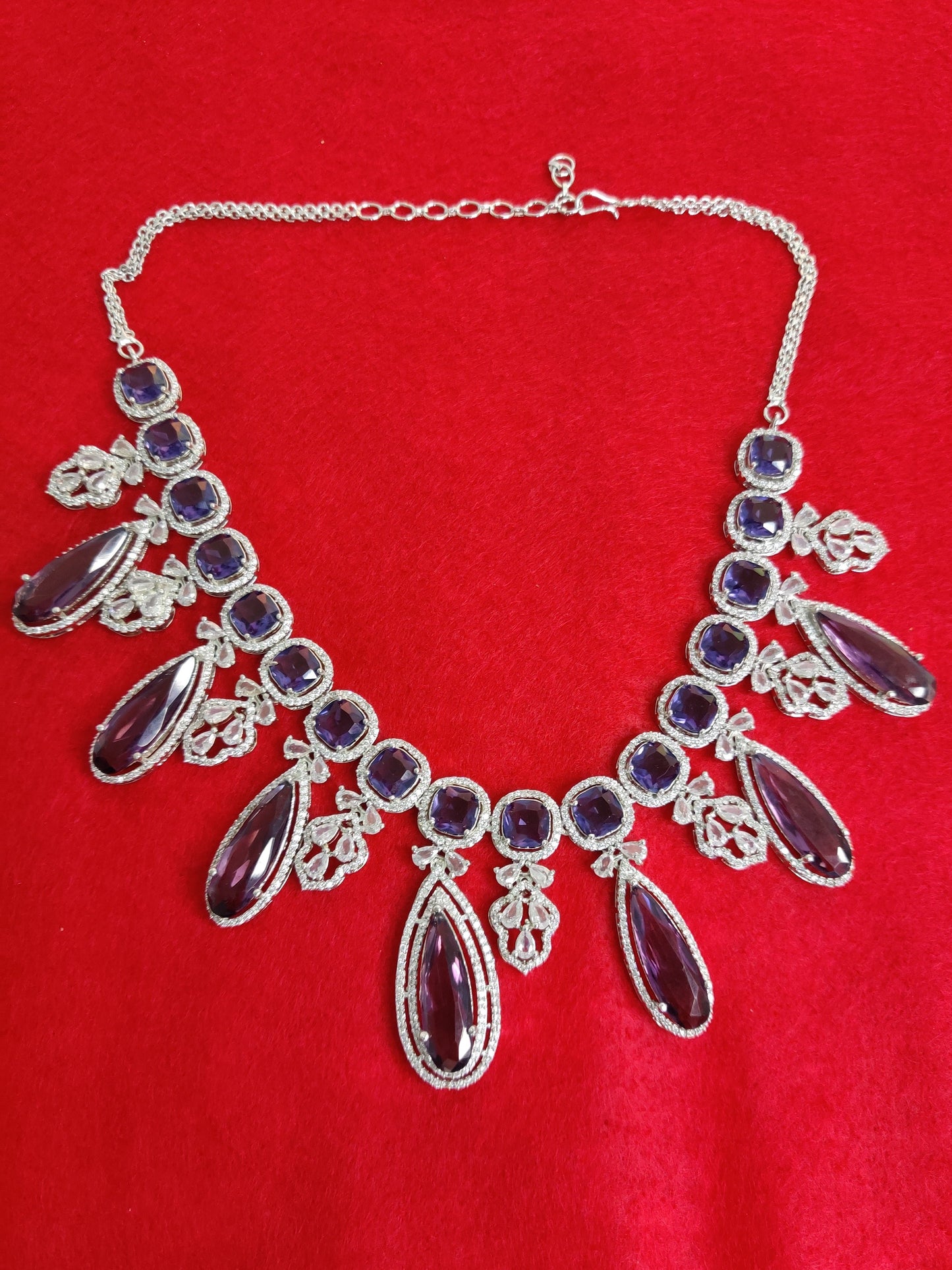 Elegant and stylish necklace with earrings