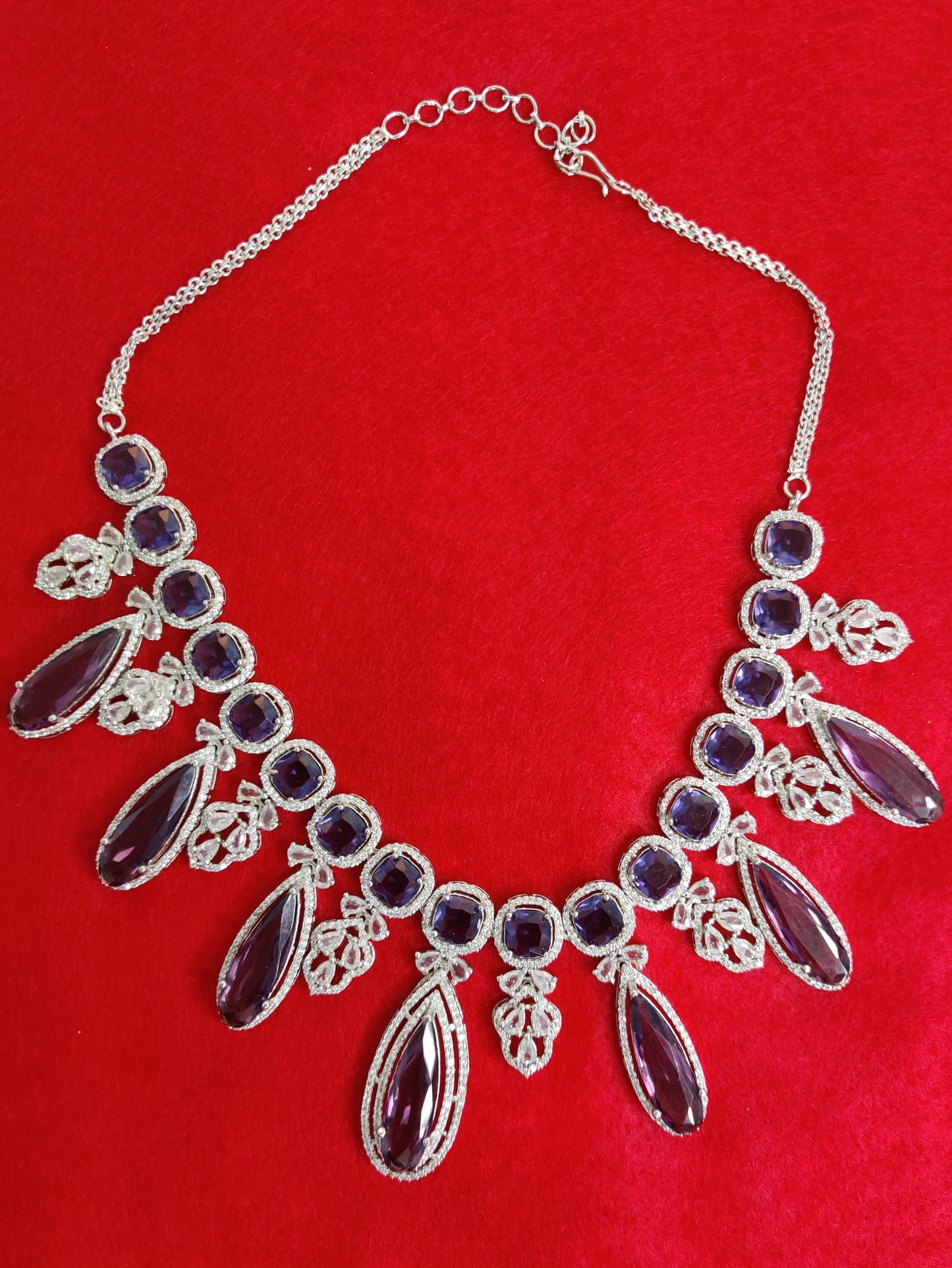 Elegant and stylish necklace with earrings