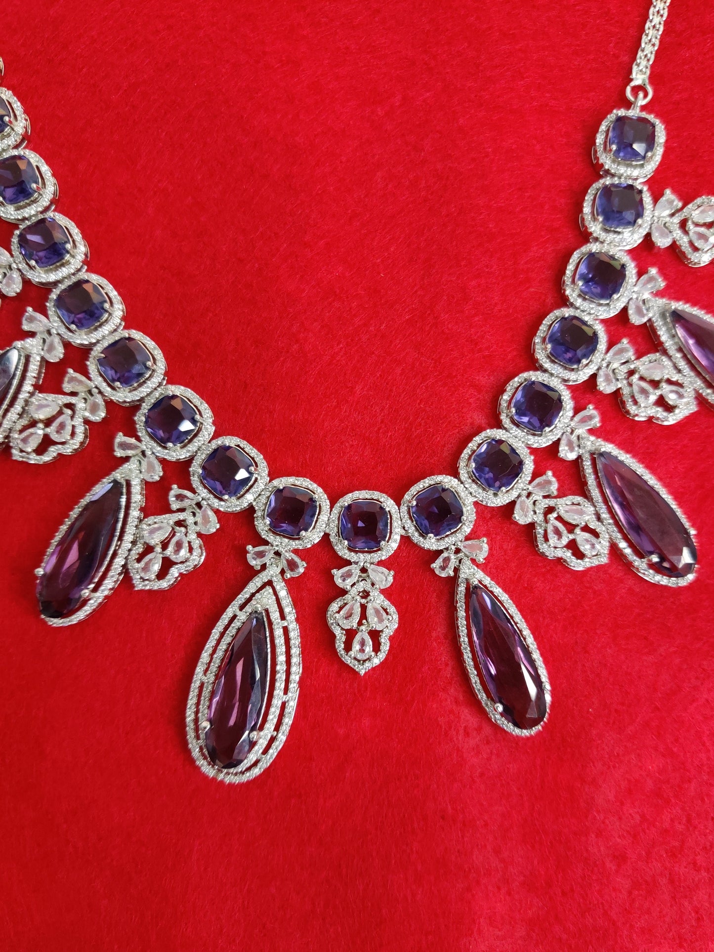 Elegant and stylish necklace with earrings