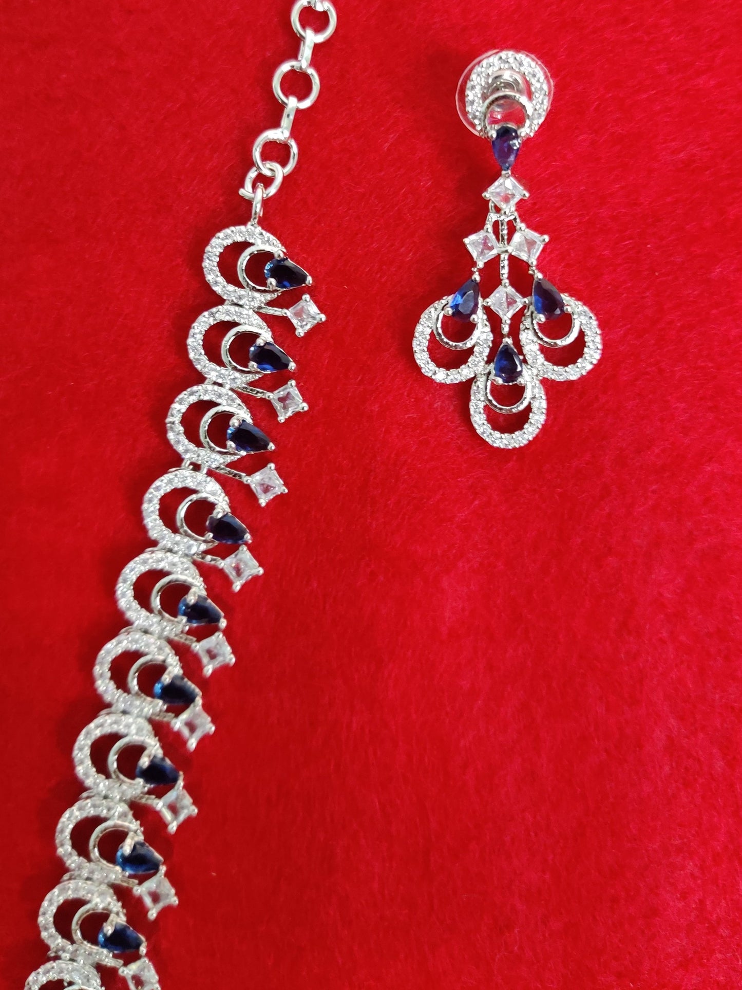 Elegant and stylish necklace with earrings