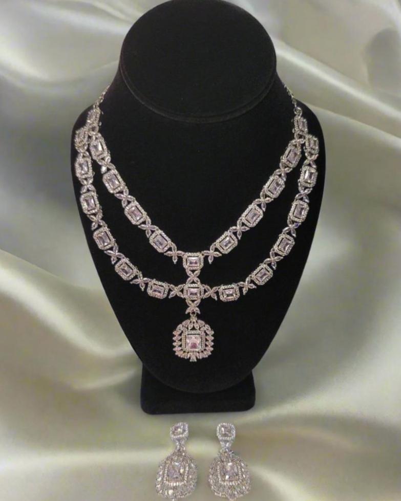 Elegant and stylish necklace with earrings