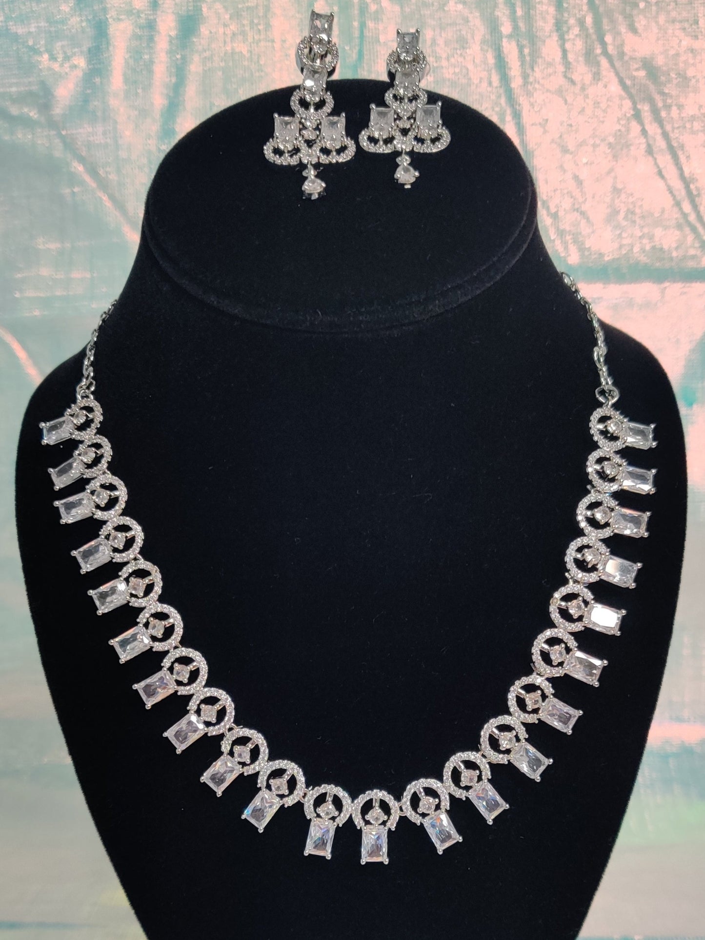 Elegant and stylish necklace with earrings