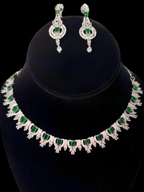 Elegant and stylish necklace with earrings