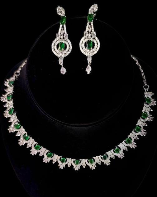 Elegant and stylish necklace with earrings