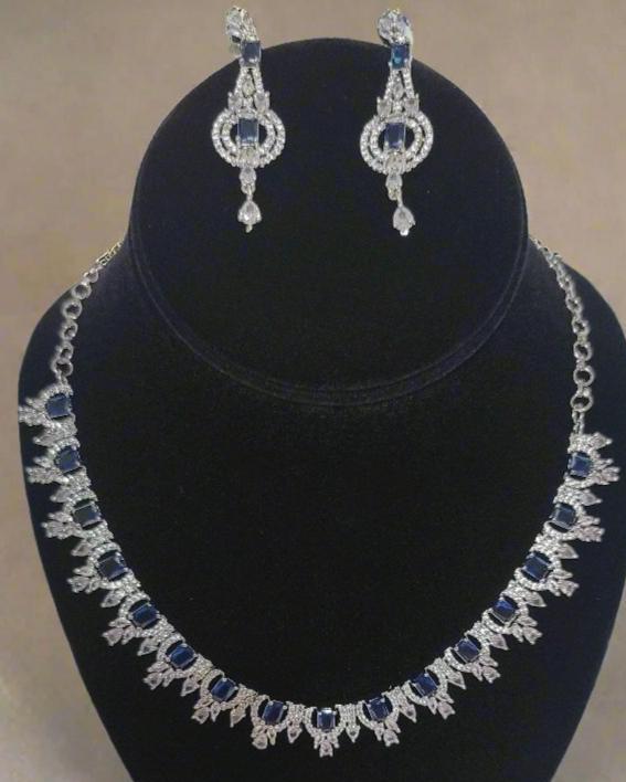 Elegant and stylish necklace with earrings