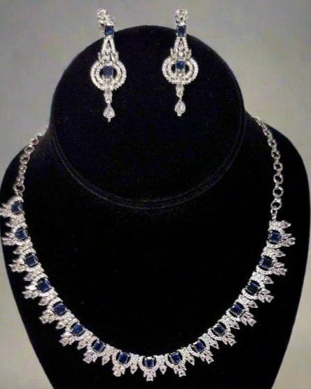 Elegant and stylish necklace with earrings