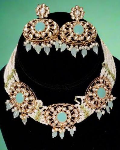 Elegant and stylish necklace with earrings